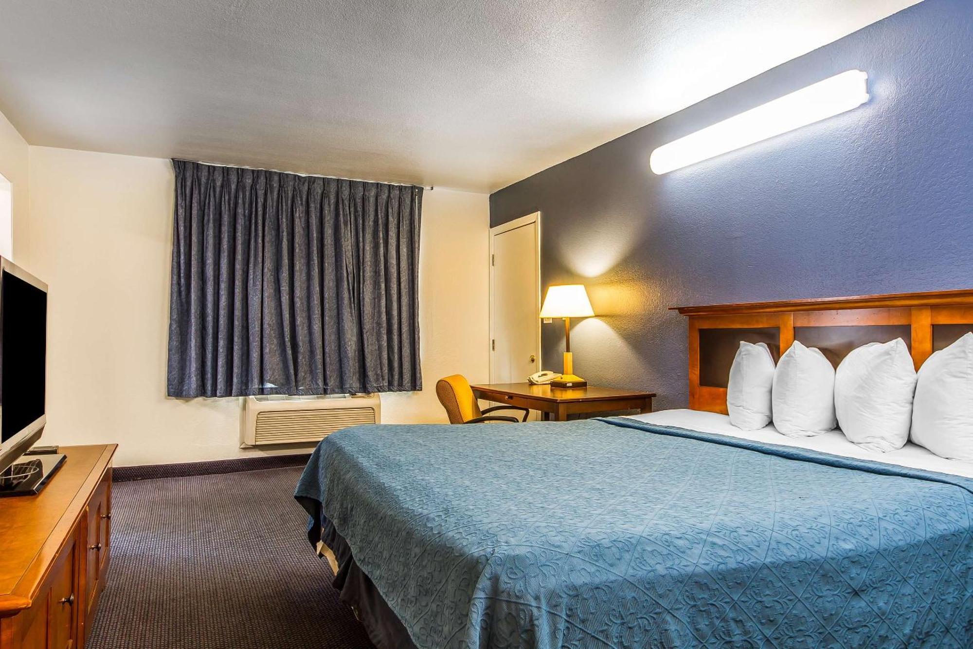 אובורן Rodeway Inn מראה חיצוני תמונה