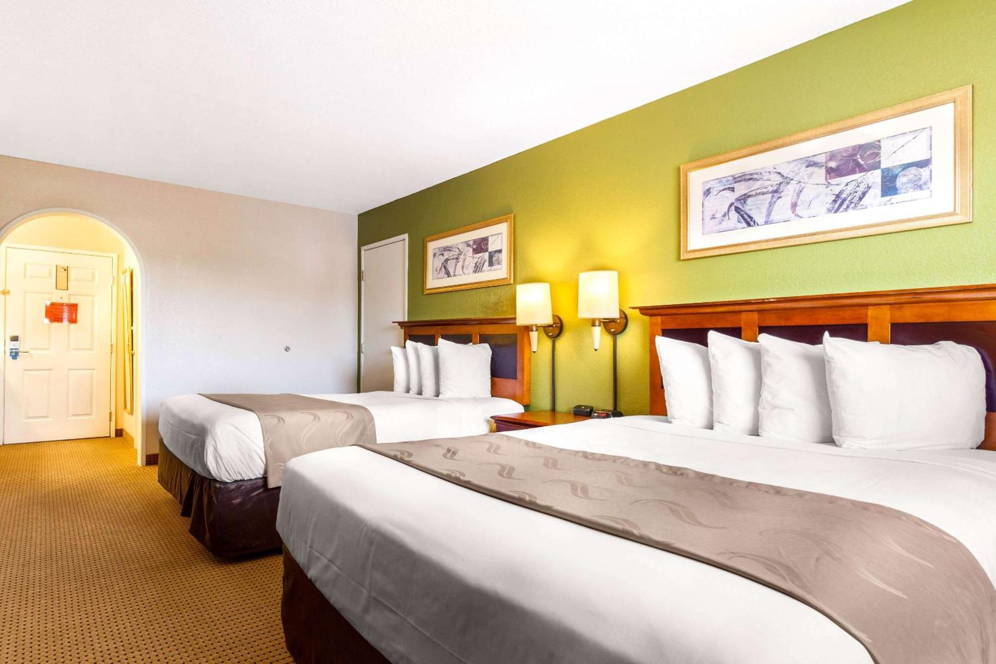 אובורן Rodeway Inn מראה חיצוני תמונה