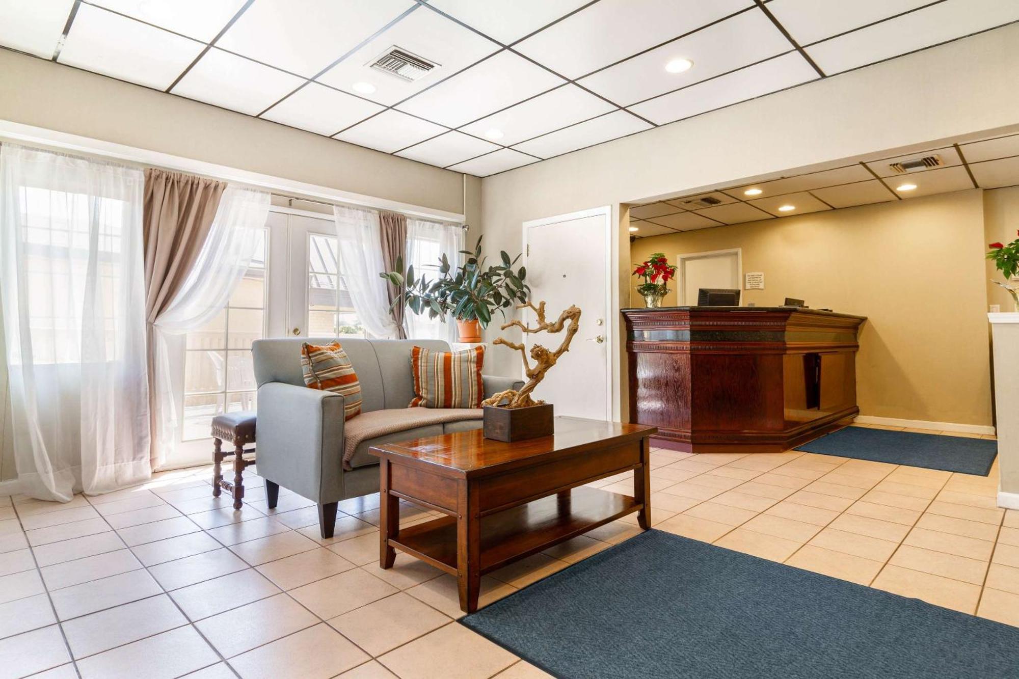 אובורן Rodeway Inn מראה חיצוני תמונה
