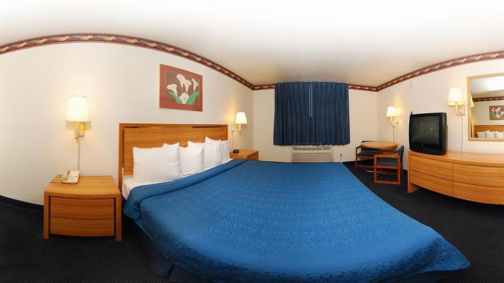 אובורן Rodeway Inn מראה חיצוני תמונה