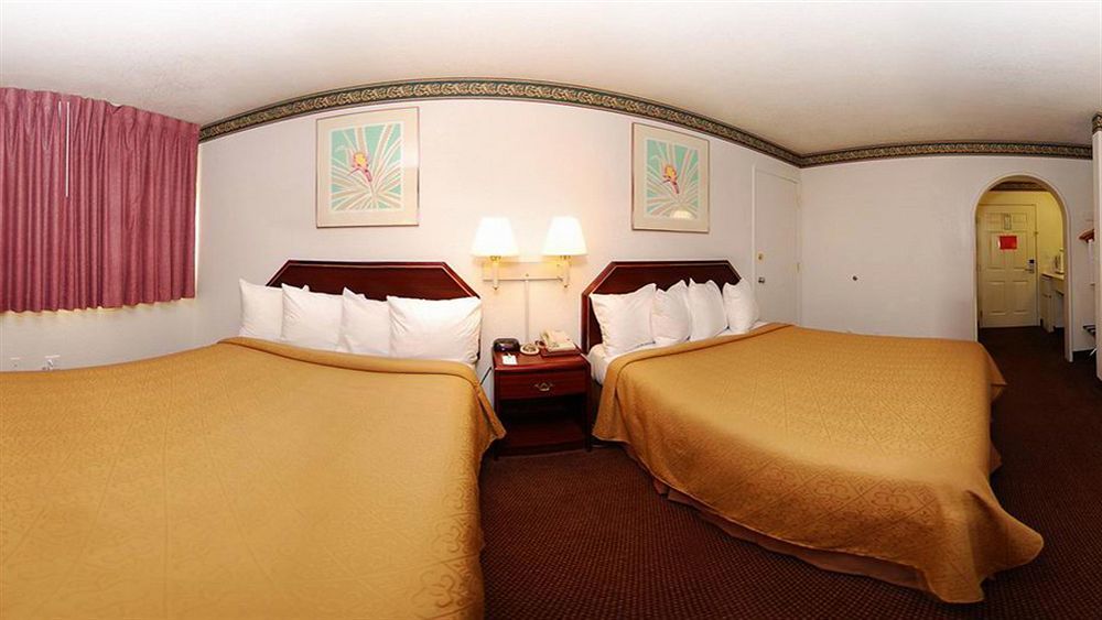 אובורן Rodeway Inn מראה חיצוני תמונה