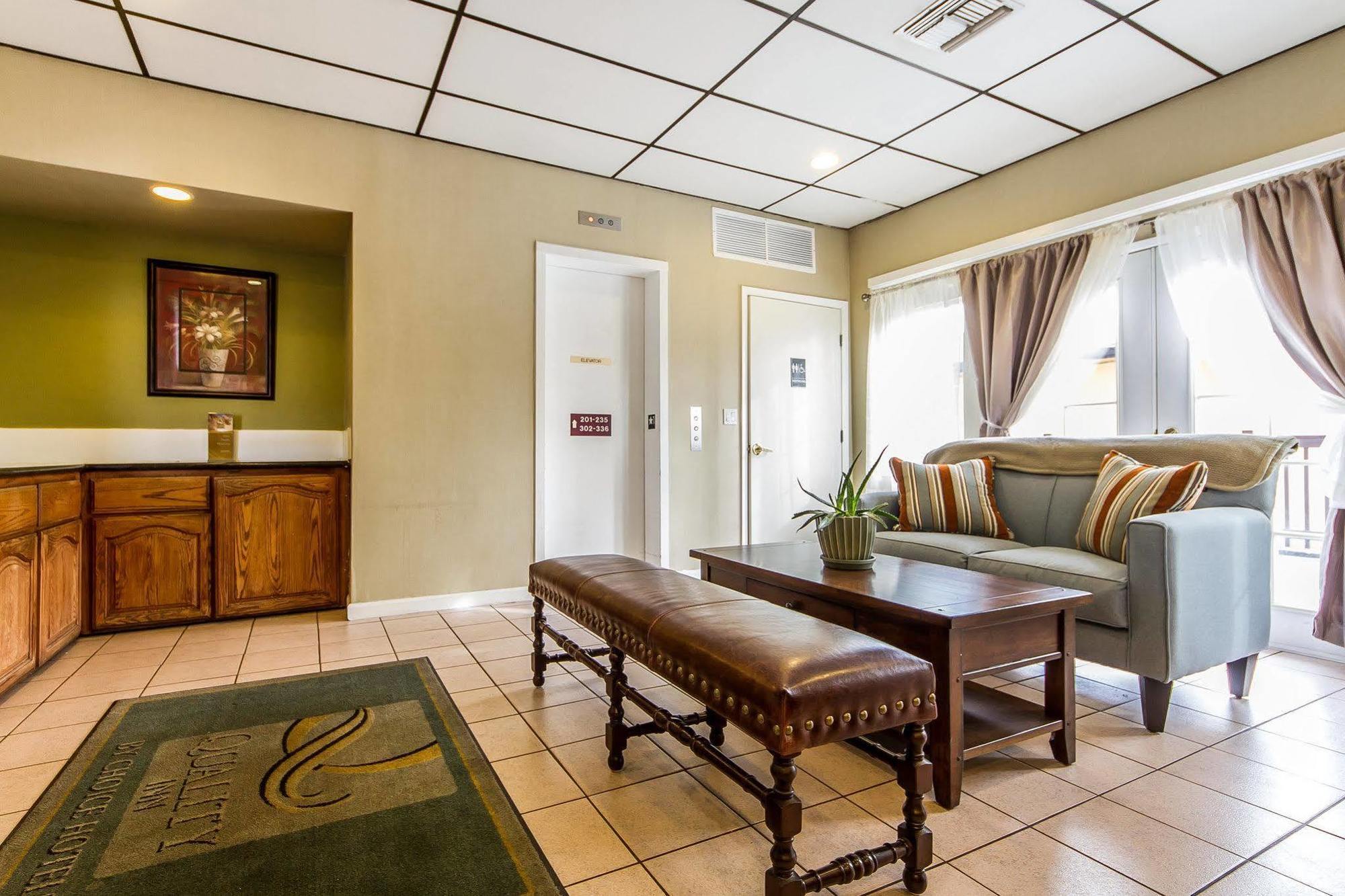 אובורן Rodeway Inn מראה חיצוני תמונה