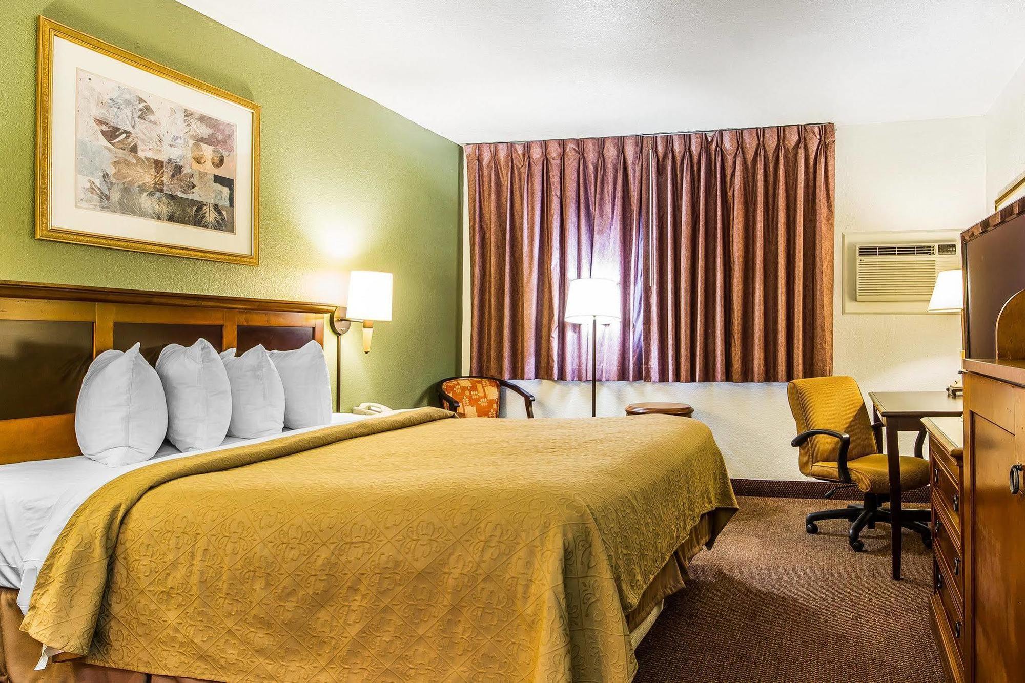 אובורן Rodeway Inn מראה חיצוני תמונה