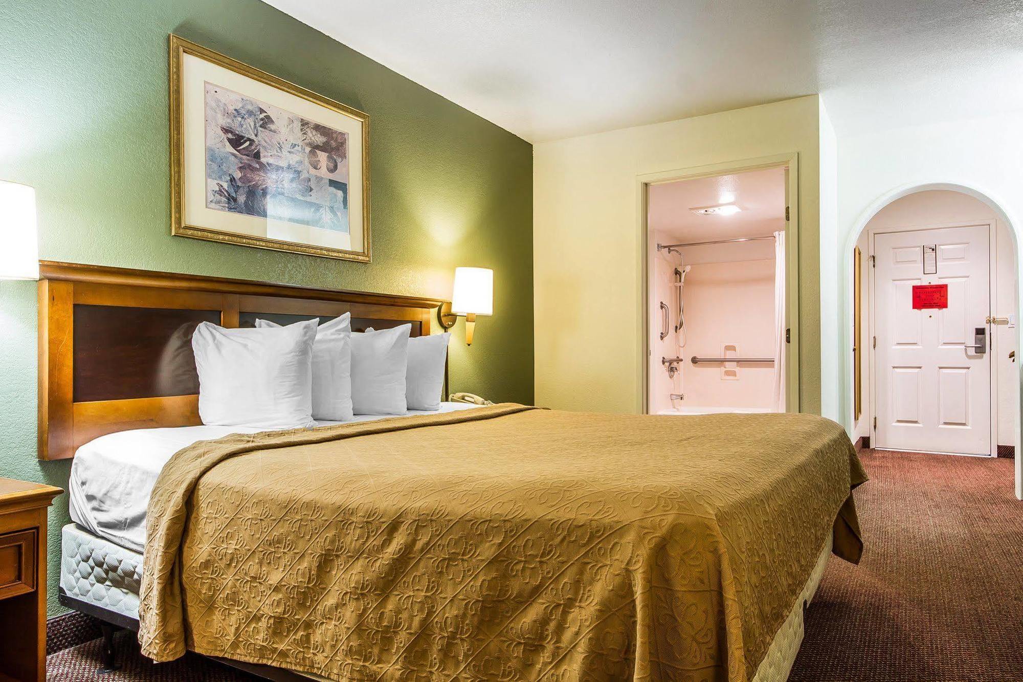 אובורן Rodeway Inn מראה חיצוני תמונה