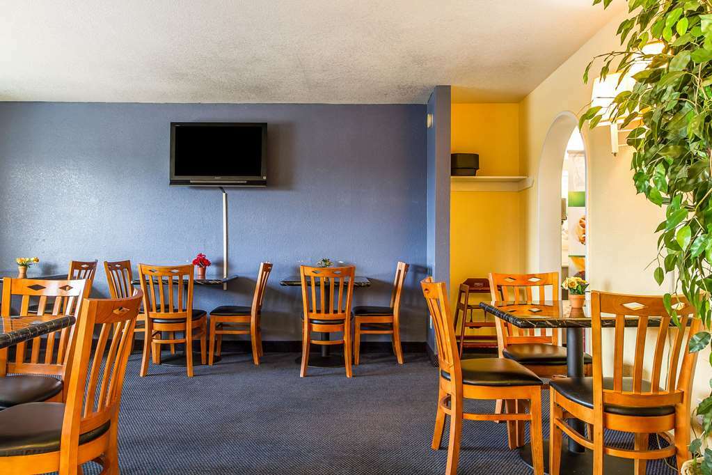 אובורן Rodeway Inn מסעדה תמונה