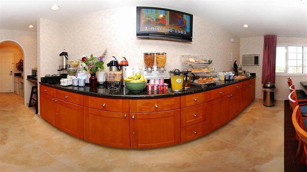 אובורן Rodeway Inn מראה חיצוני תמונה